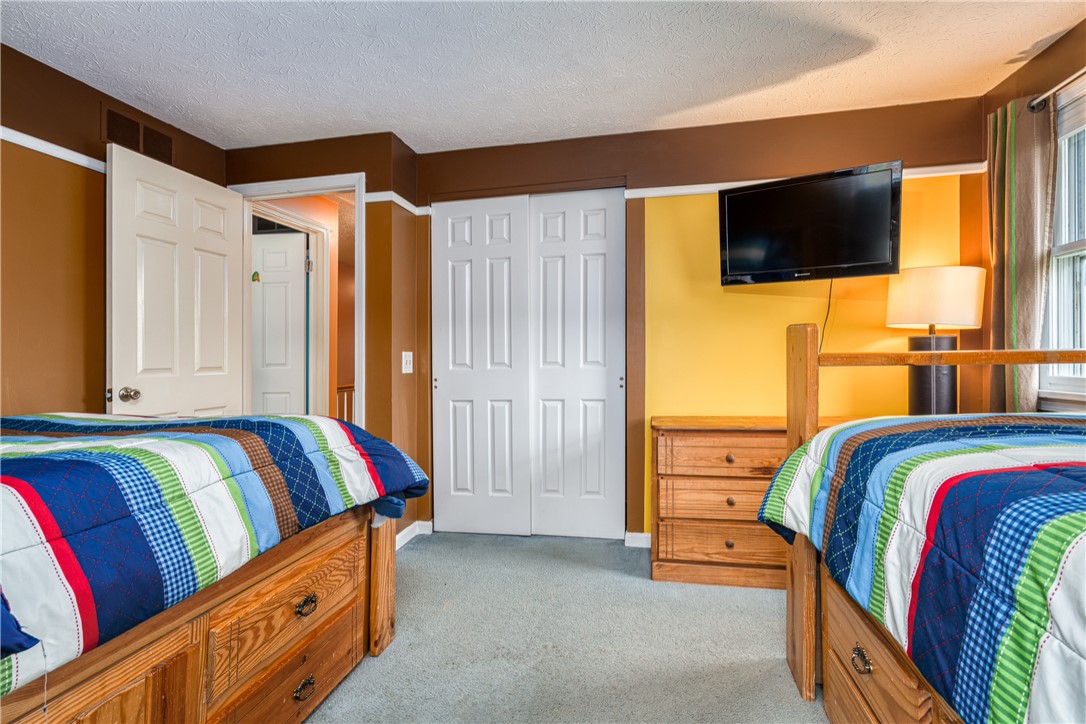 7 Bardney Circle Perinton, NY 14450 - Photo 31 of 38 3rd bedroom.