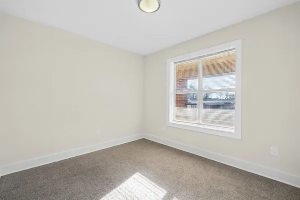 $1,050 | 540 North 2nd Street, Unit 302, Clarksville, TN 37040