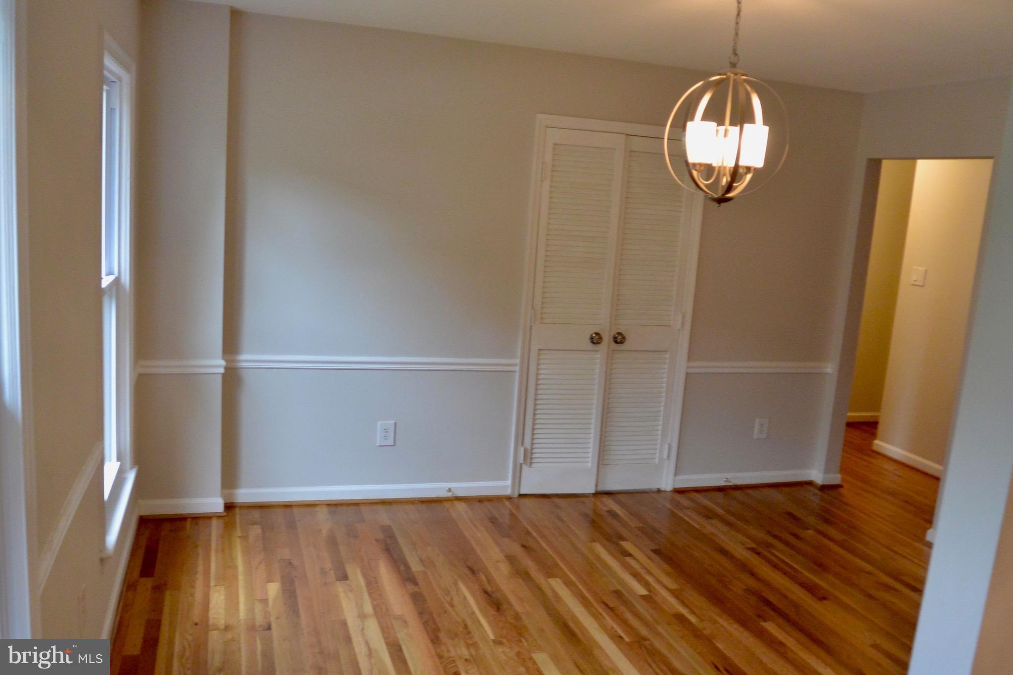 7712 Hayfield Road Alexandria, VA 22315 - Photo 4 of 12 Dining Room