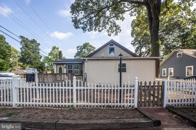 $2,650 | 3828 8th Street, North Beach, MD 20714