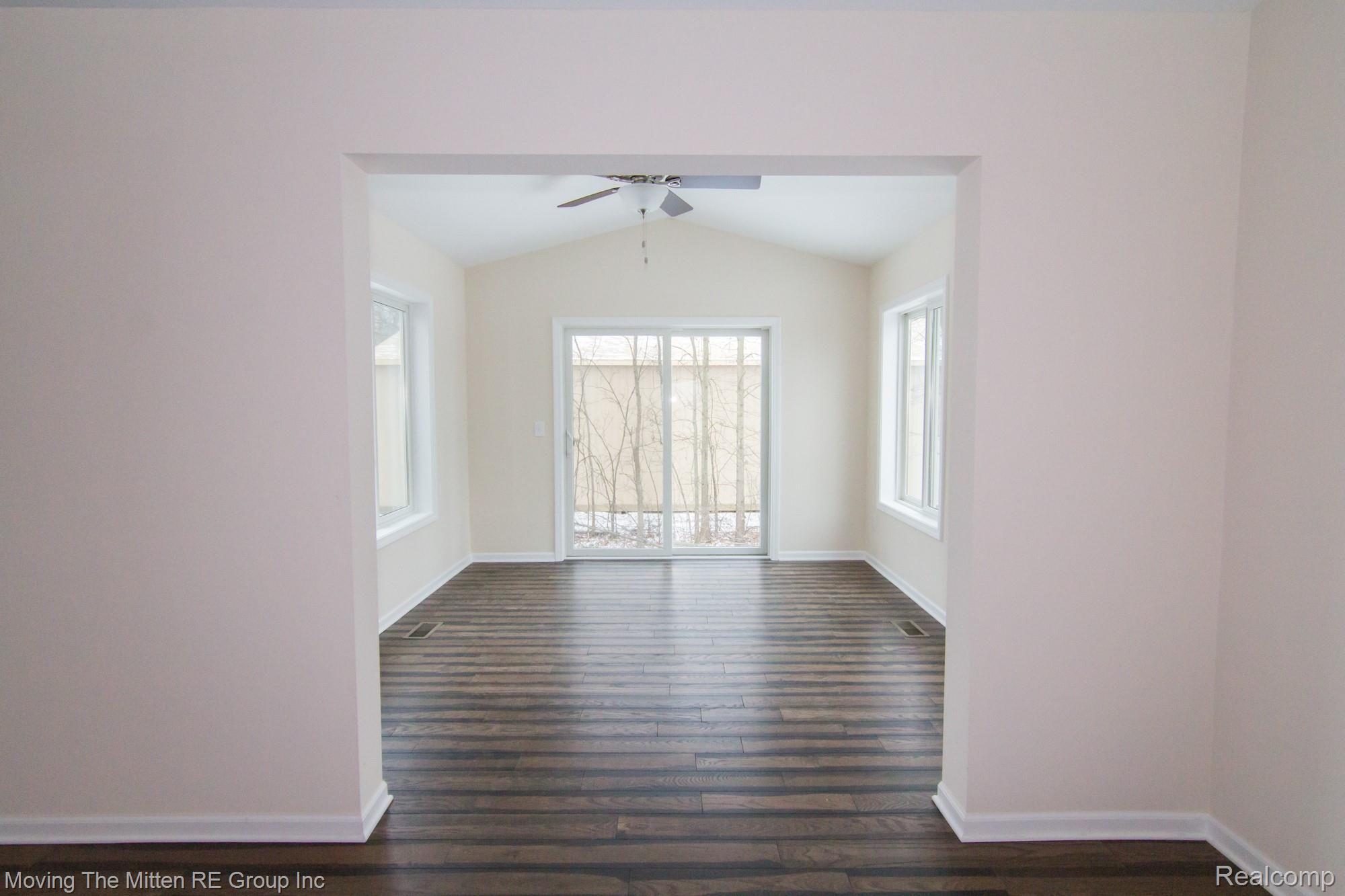 48644 Willow Road Belleville, MI 48111 - Photo 5 of 11 Kitchen looking into sun room example