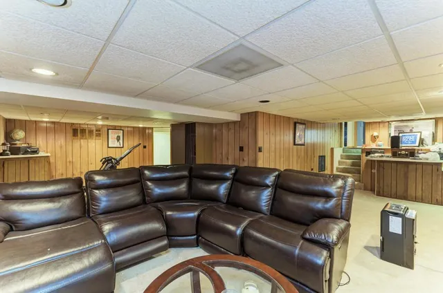 $525,000 | 7930 Grant Street, Darien, IL 60561