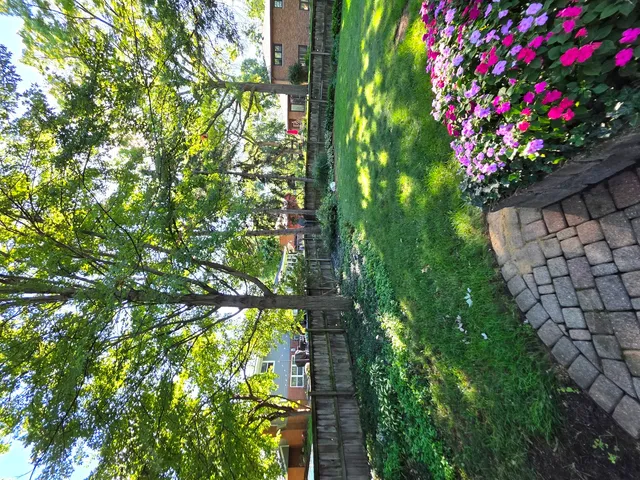 $525,000 | 7930 Grant Street, Darien, IL 60561