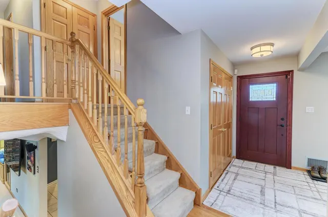 $525,000 | 7930 Grant Street, Darien, IL 60561