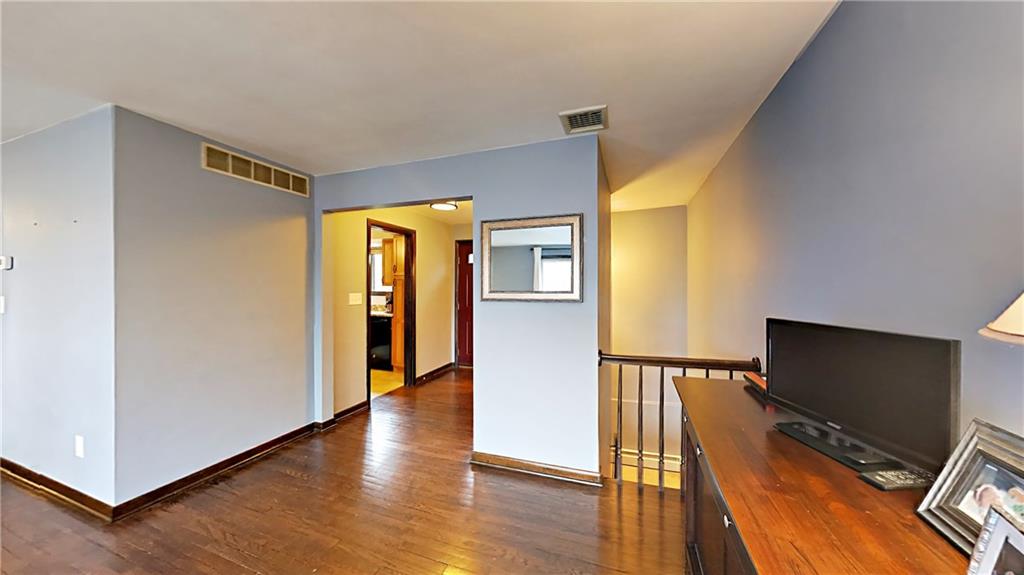 23 Thornridge Road Pittsburgh, PA 15202 - Photo 5 of 25 Gallery Image 5