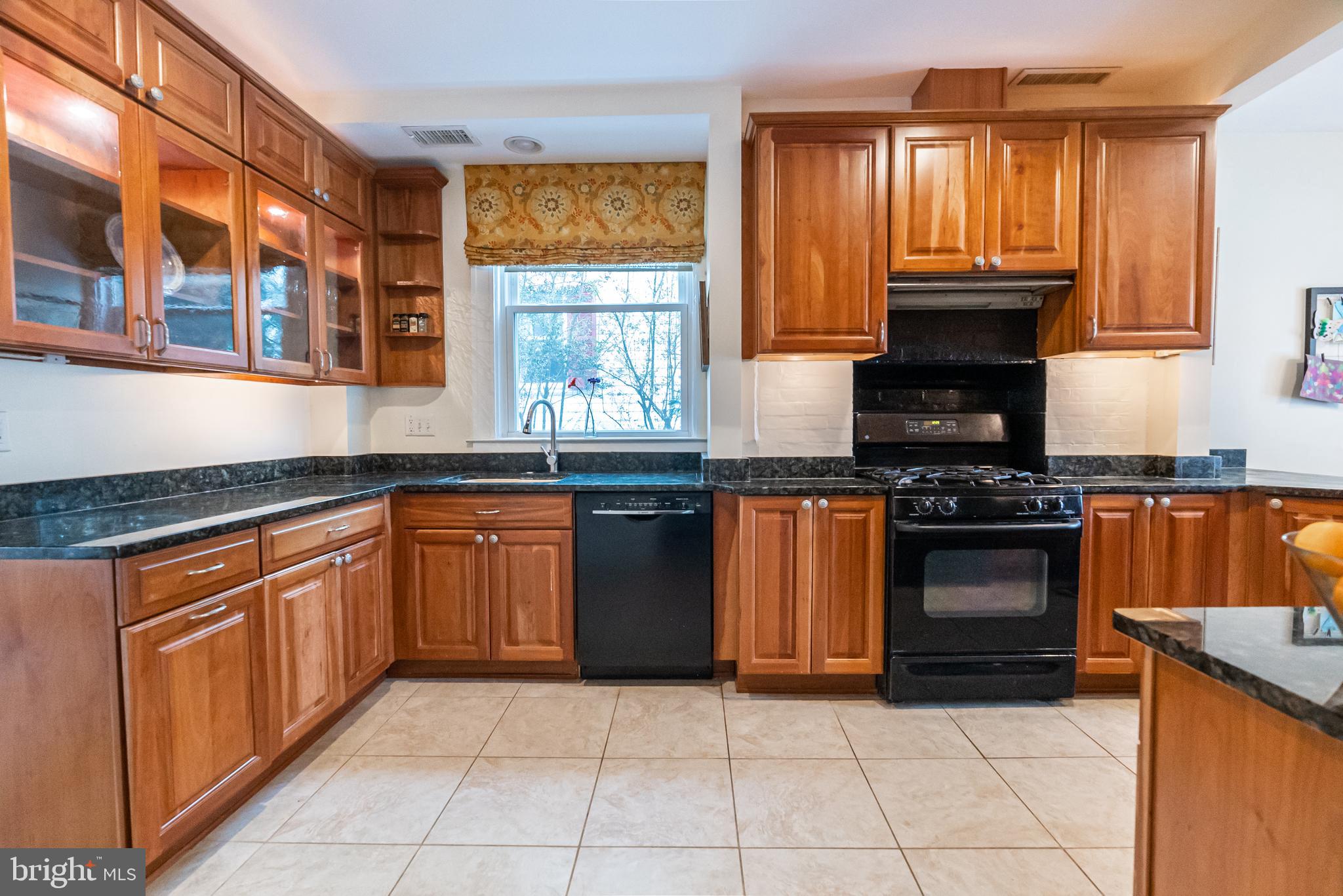 123 Hawthorn Road Baltimore, MD 21210 - Photo 13 of 40 Spacious kitchen from dining room