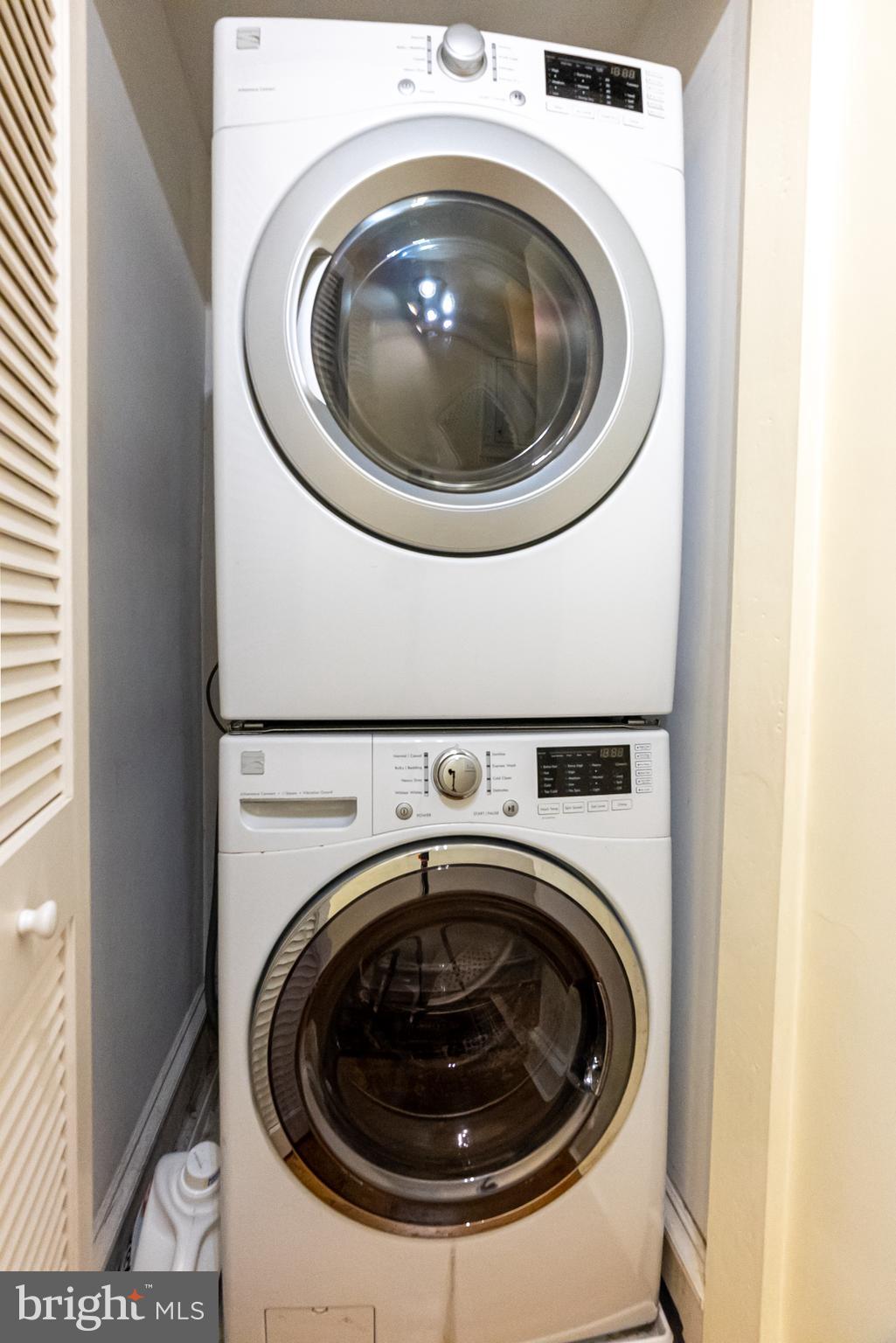 123 Hawthorn Road Baltimore, MD 21210 - Photo 26 of 40 Upper level laundry, near all the bedrooms!