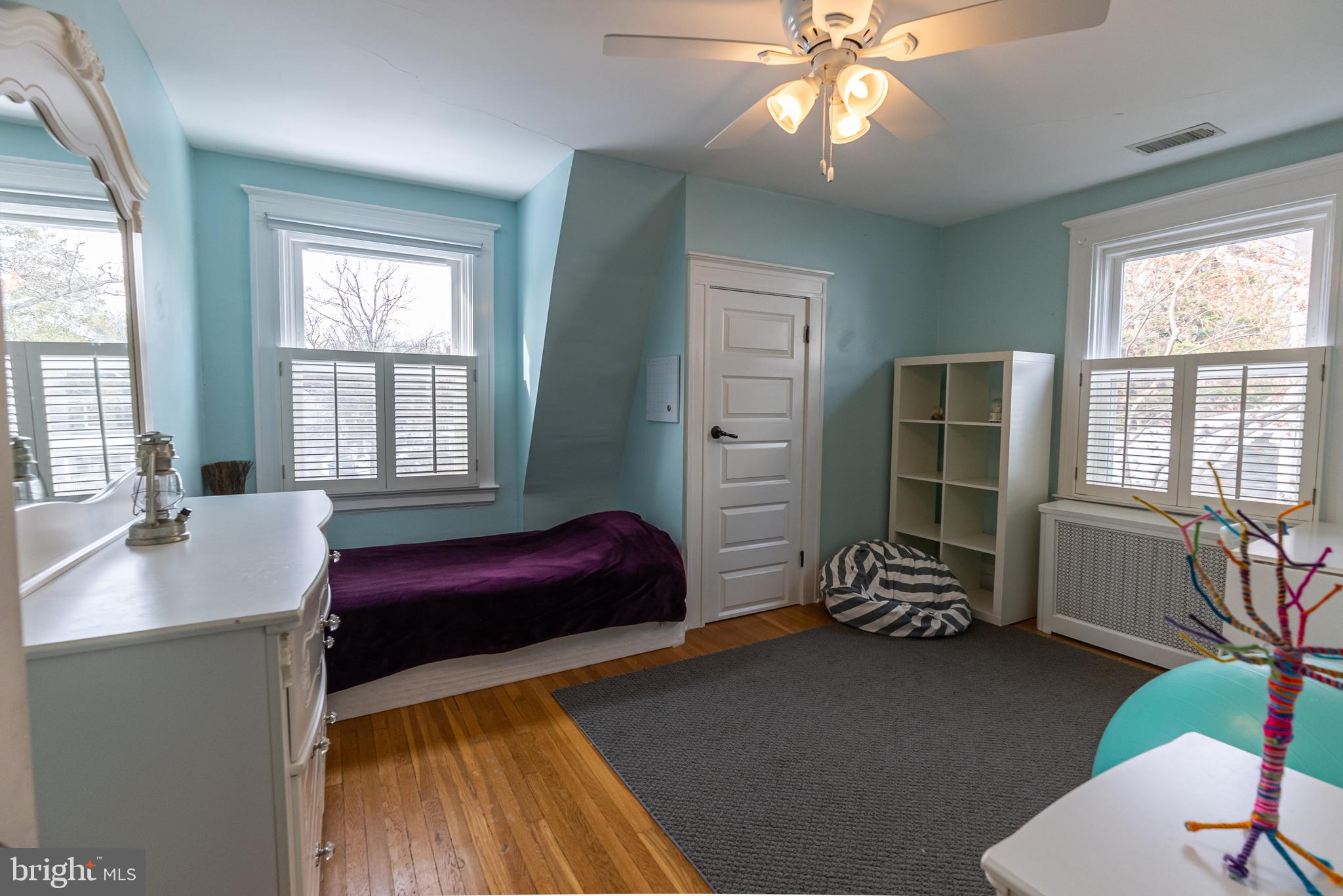 123 Hawthorn Road Baltimore, MD 21210 - Photo 27 of 40 Bedroom 2 nice natural light