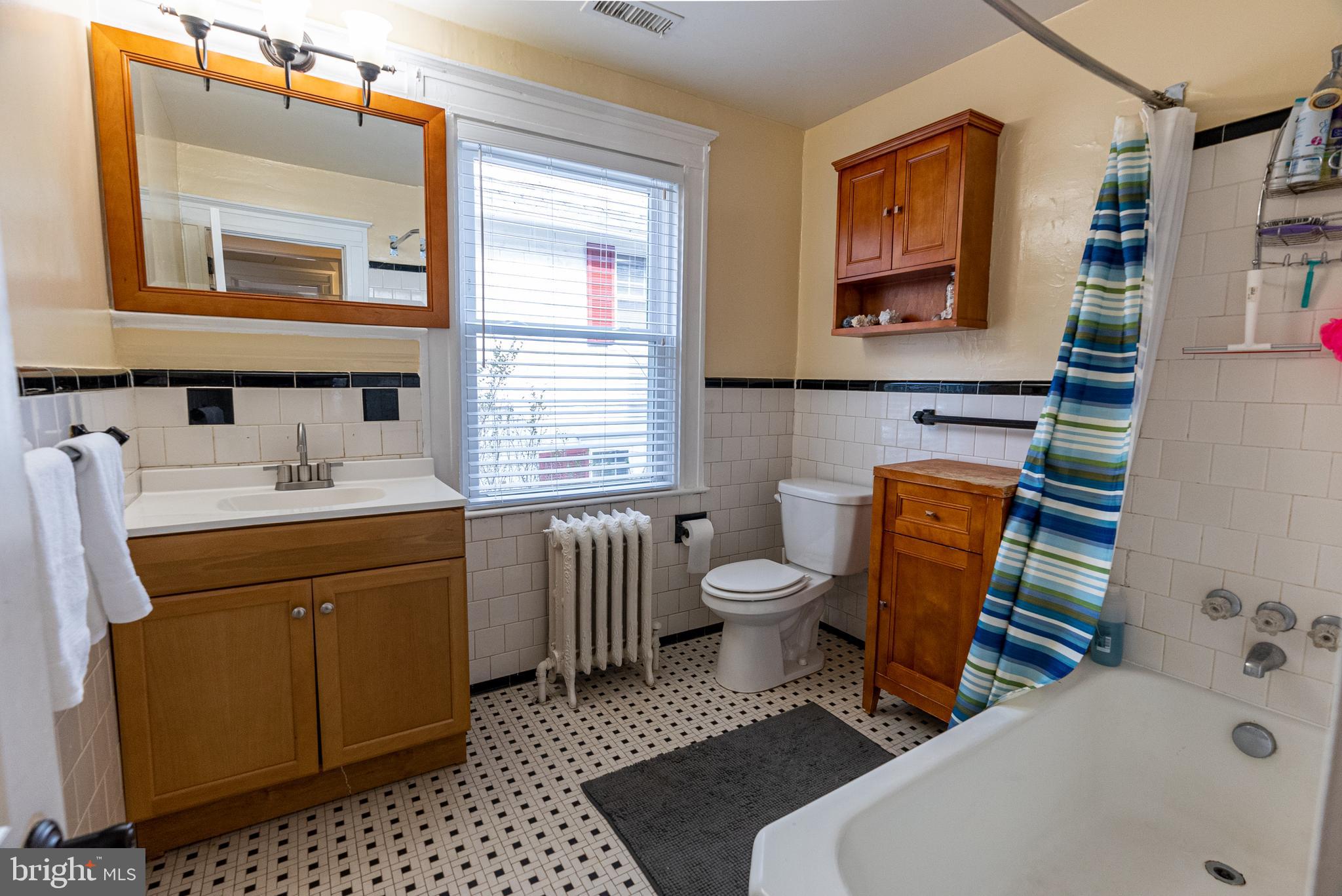 123 Hawthorn Road Baltimore, MD 21210 - Photo 33 of 40 Hall bath on upper 1.