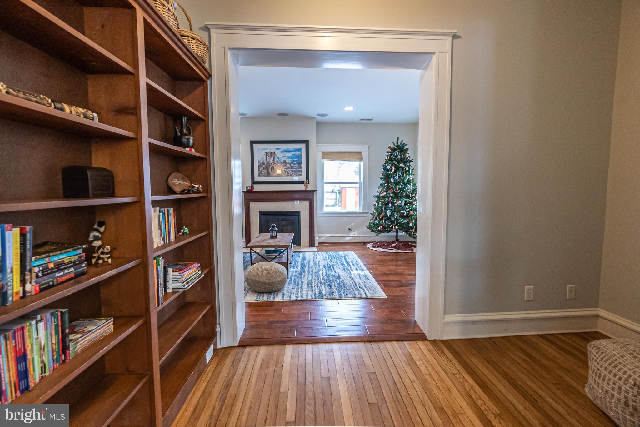 123 Hawthorn Road Baltimore, MD 21210 - Photo 6 of 40 Desk, office nook