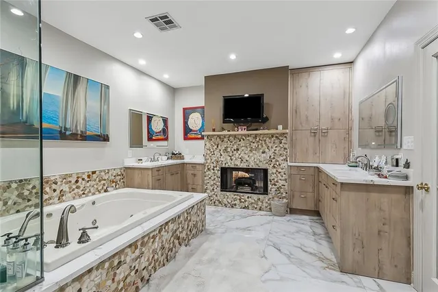 $1,299,000 | 5776 Bellaire Drive, New Orleans, LA 70124