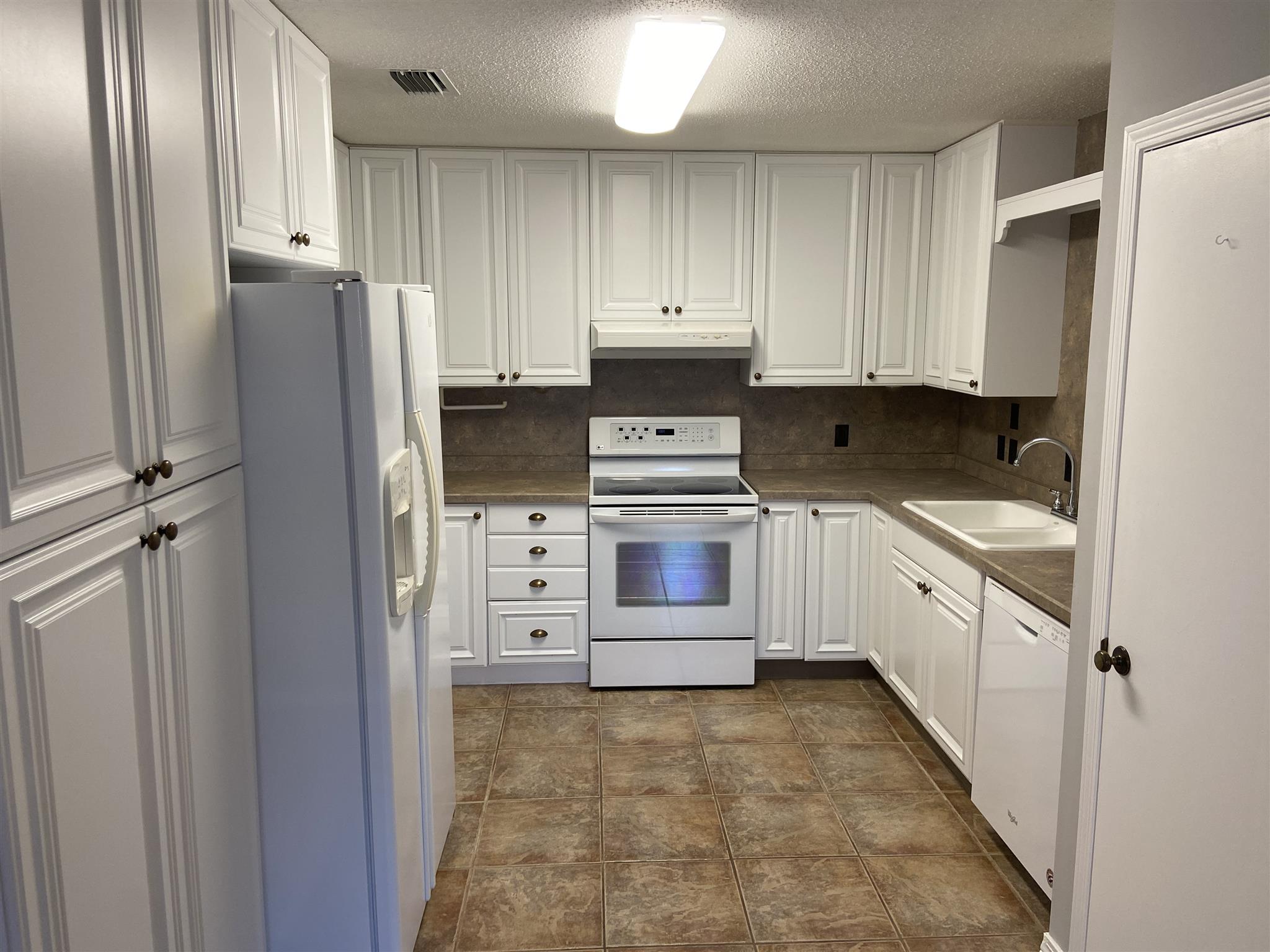 17896 Kendrick Road Robertsdale, AL 36567 - Photo 5 of 33