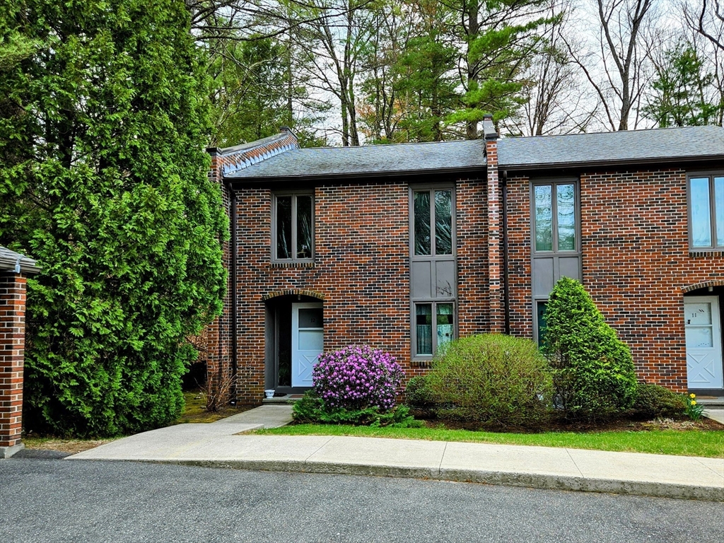12 Chadwick Court, Unit 12 Amherst, MA 01002 - Photo 2 of 22