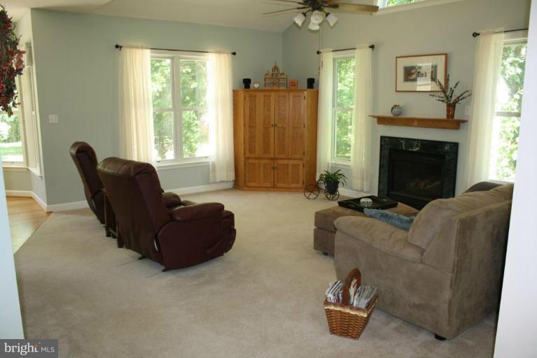 7403 Leeds Manor Road Marshall, VA 20115 - Photo 6 of 12 Family Room
