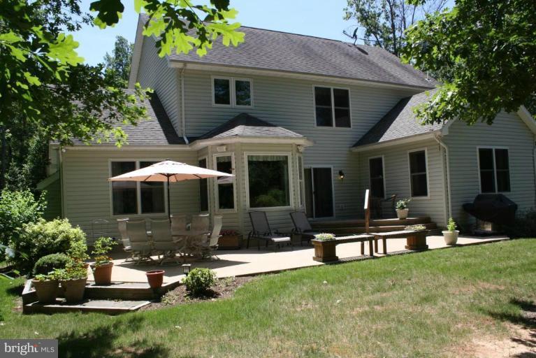 7403 Leeds Manor Road Marshall, VA 20115 - Photo 10 of 12 Exterior (Rear)