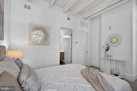 $800,000 | 515 North Washington Street, Unit 105, Alexandria, VA 22314