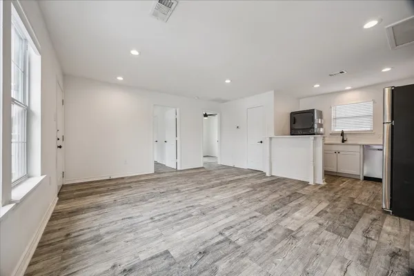 $1,295 | 2610 Cochran Street, Houston, TX 77009