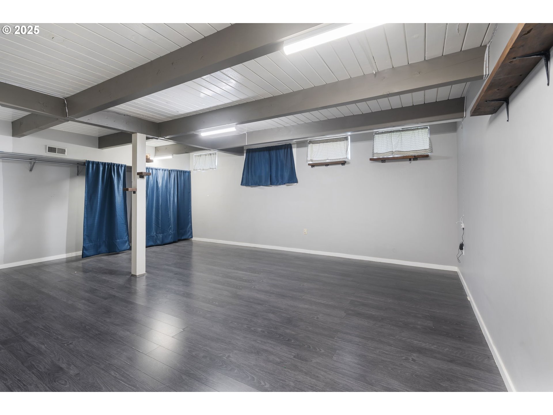 11010 Southeast Salmon Street Portland, OR 97216 - Photo 34 of 42 a view of an empty room