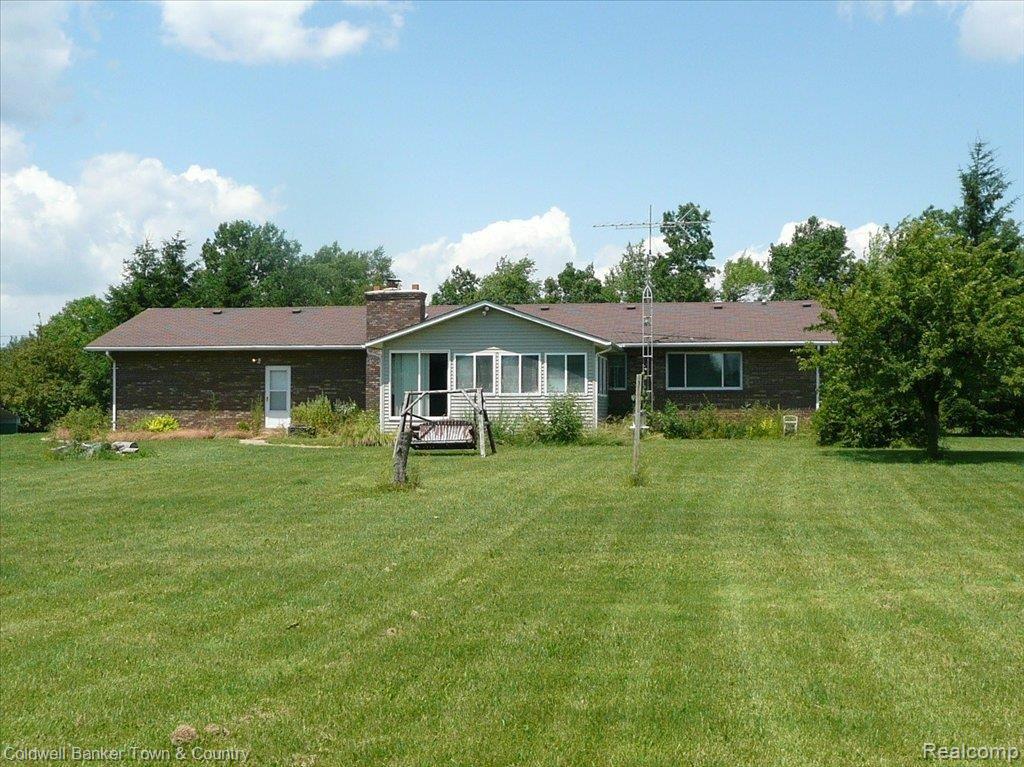9448 Dean Road Fenton, MI 48430 - Photo 6 of 9 Rear