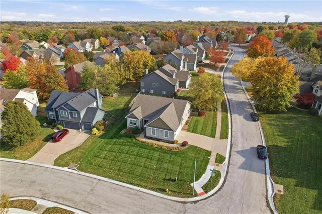 $409,000 | 1009 Southwest Blazing Star Drive, Lee's Summit, MO 64081