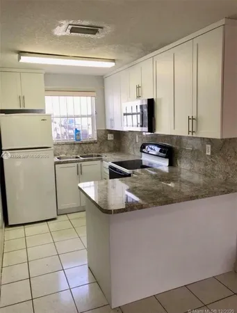 $2,500 | 6690 Southwest 12th Street, Unit 46690, West Miami, FL 33144