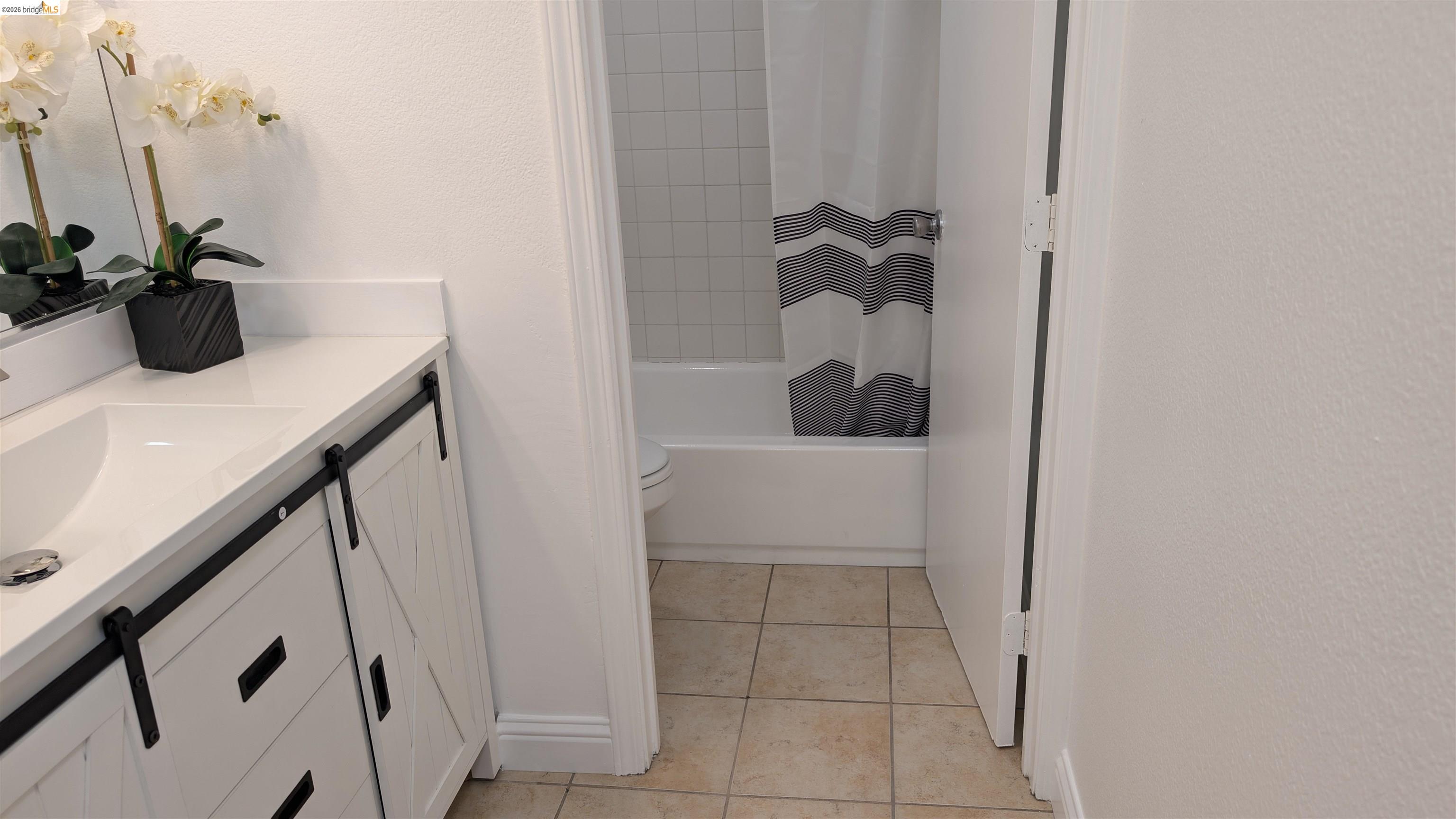 1387 Del Rio Circle, Unit B Concord, CA 94518 - Photo 18 of 22