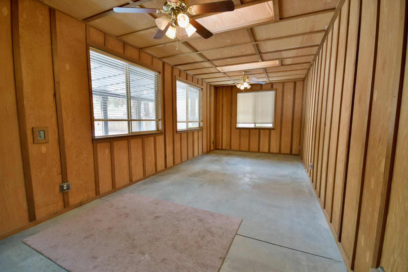 59985 Navajo Road Bend, OR 97702 - Photo 31 of 43 Enclosed porch