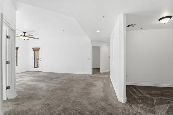 $2,500 | 5450 East Deer Valley Drive, Unit 2210, Phoenix, AZ 85054