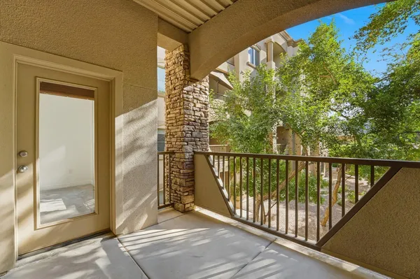 $2,500 | 5450 East Deer Valley Drive, Unit 2210, Phoenix, AZ 85054