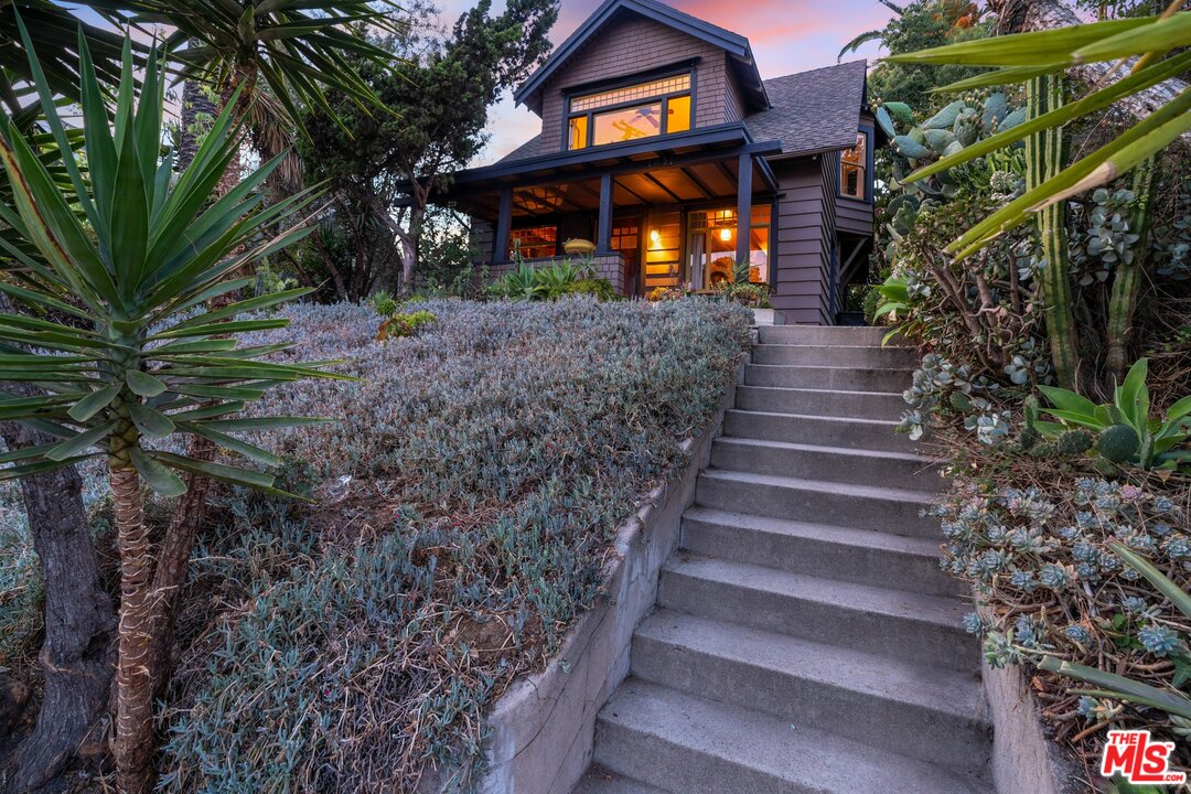 1031 Everett Street Los Angeles, CA 90026 - Photo 3 of 54