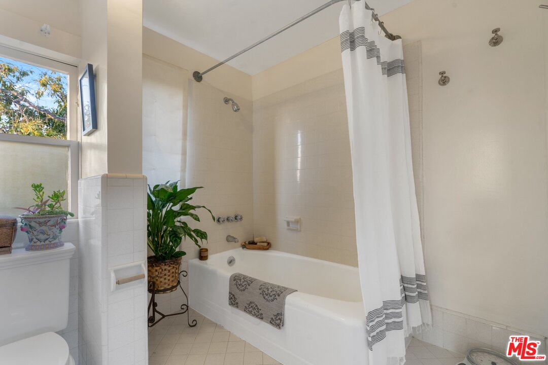 1031 Everett Street Los Angeles, CA 90026 - Photo 28 of 54