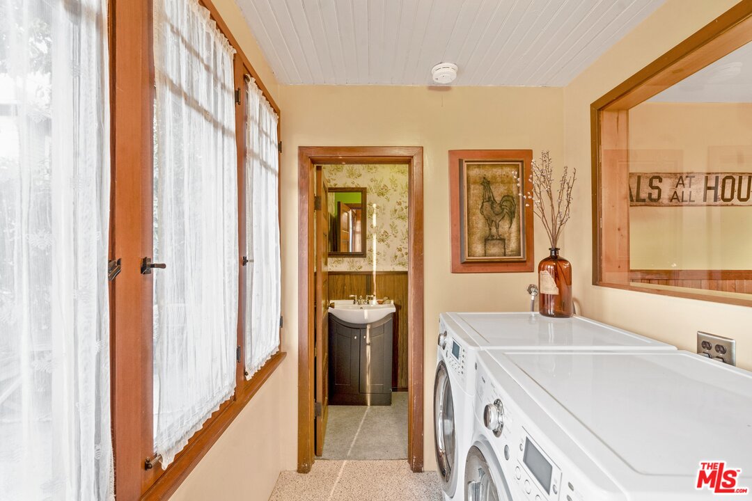 1031 Everett Street Los Angeles, CA 90026 - Photo 34 of 54