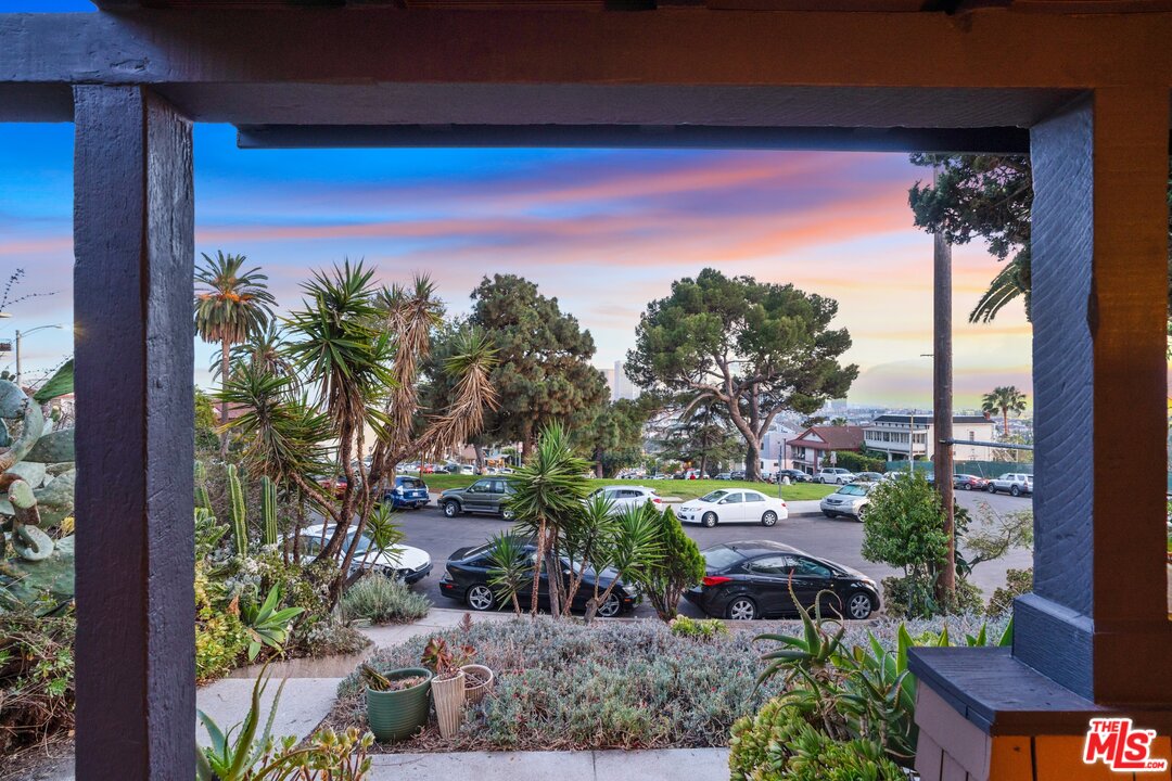 1031 Everett Street Los Angeles, CA 90026 - Photo 6 of 54