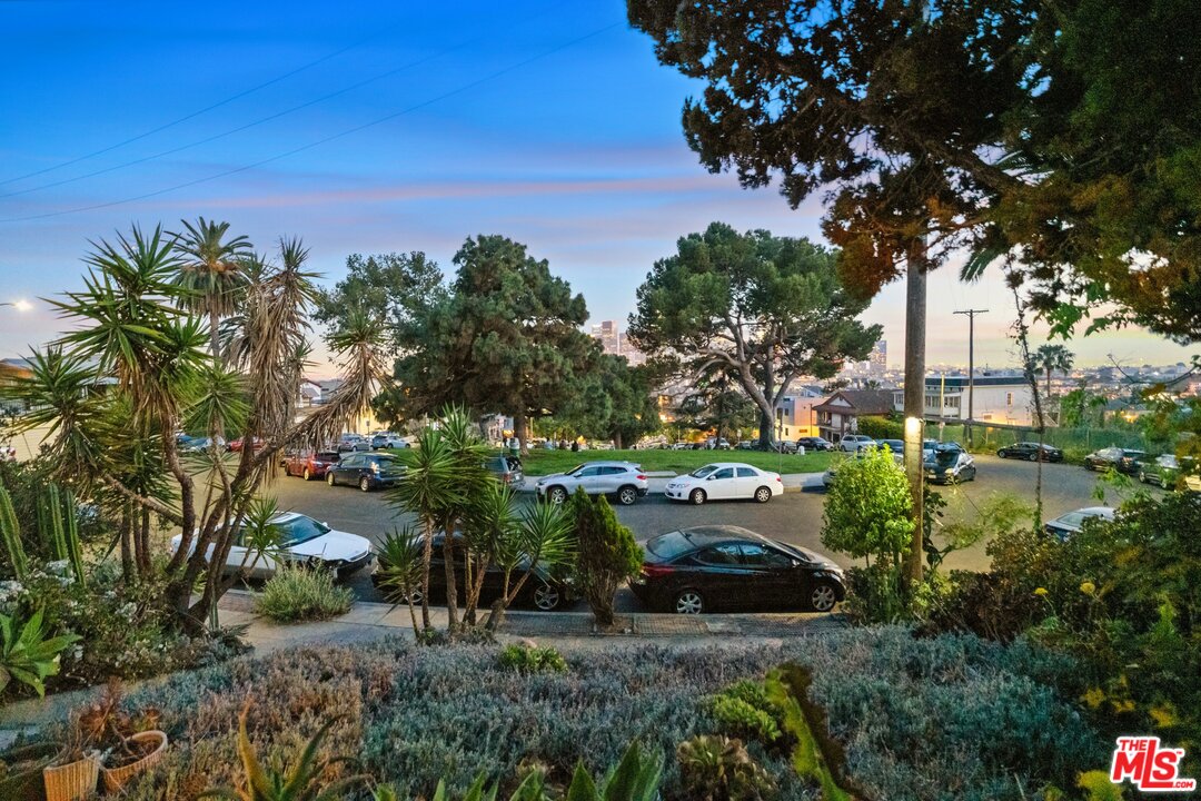 1031 Everett Street Los Angeles, CA 90026 - Photo 7 of 54