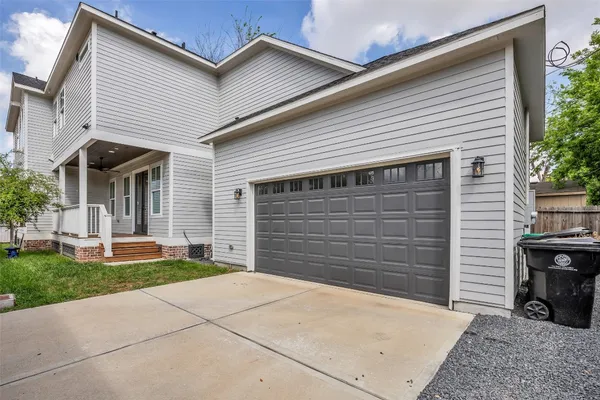 $1,100,000 | 800 Walton Street, Houston, TX 77009
