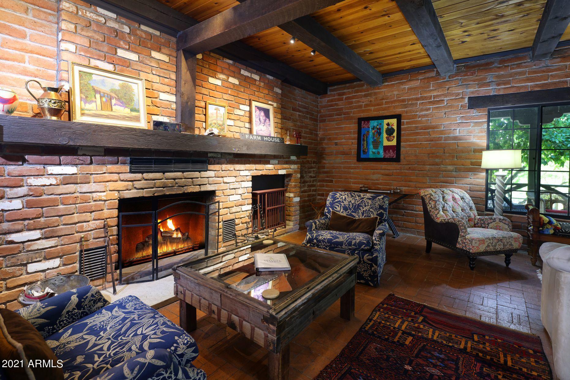 89395 East Aravaipa Road Winkelman, AZ 85192 - Photo 27 of 50 AF Farmhouse Living Room 4