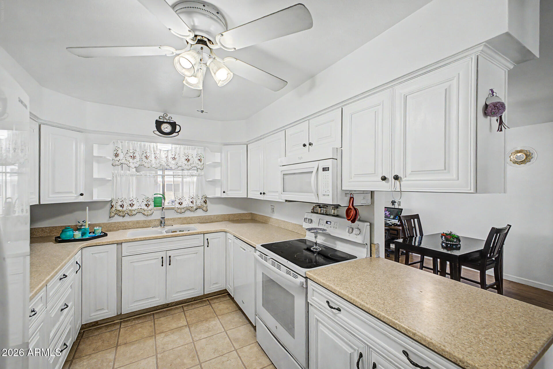5519 Casper Road Mesa, AZ 85205 - Photo 8 of 37