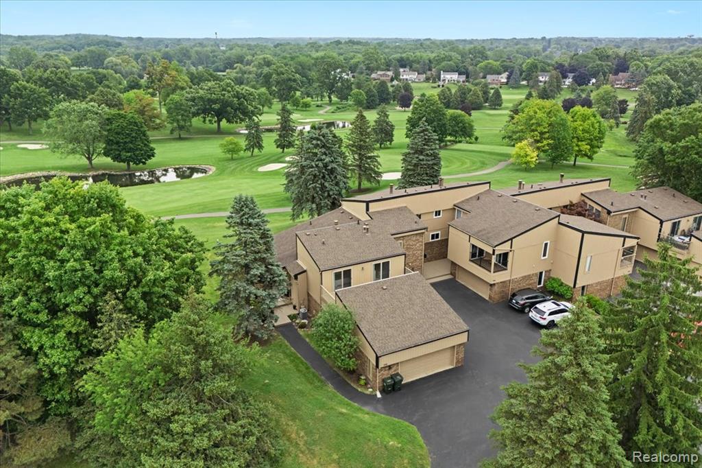 996 Golfview Court Rochester Hills, MI 48307 - Photo 1 of 46