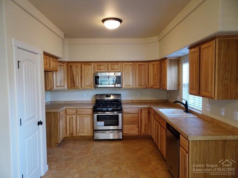 61075 Parrell Road Bend, OR 97702 - Photo 7 of 25 Additional Photo