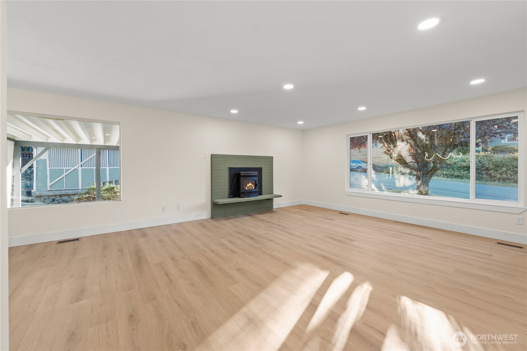 29628 22nd Avenue South Federal Way, WA 98003 - Photo 8 of 40 a view of an empty room with a window