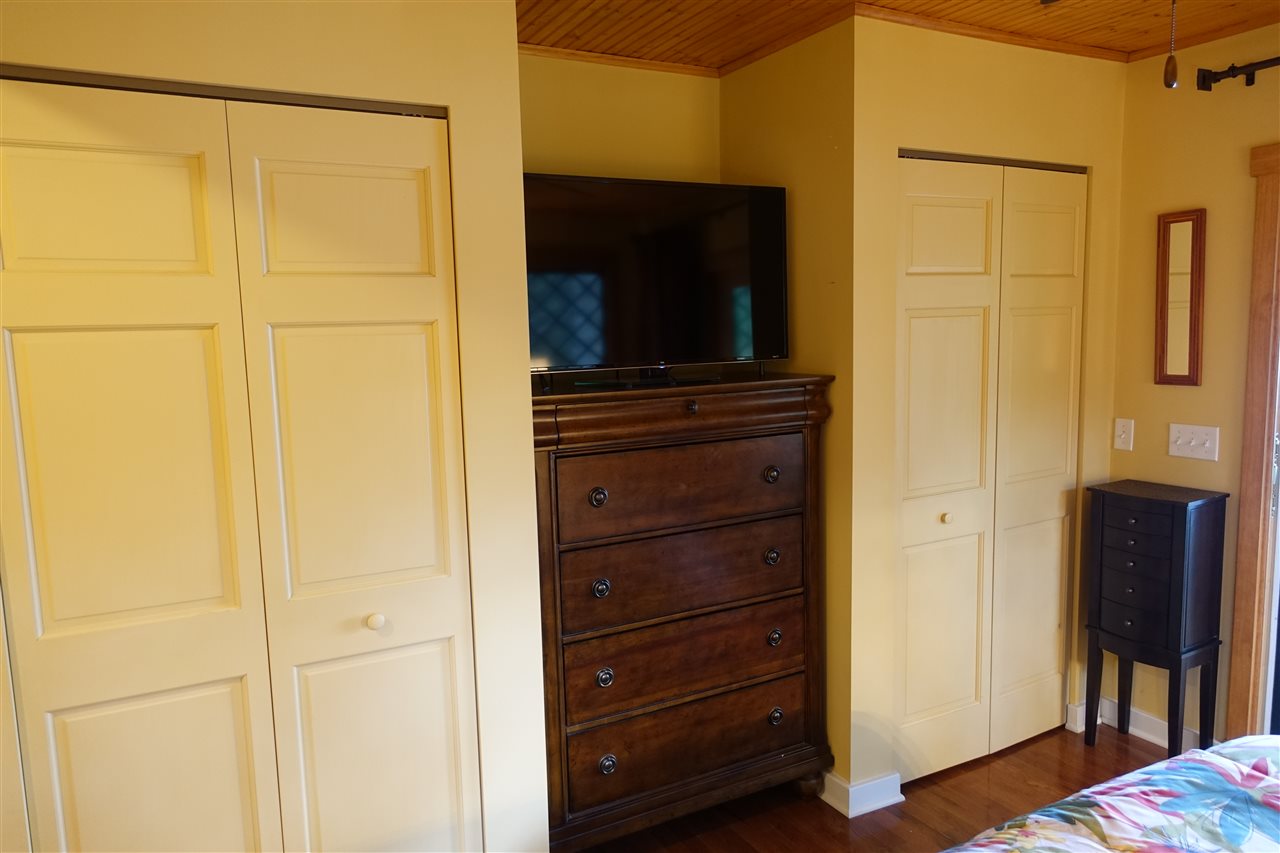 246 Highview Road Traverse City, MI 49696 - Photo 21 of 44 1870016-20.JPG