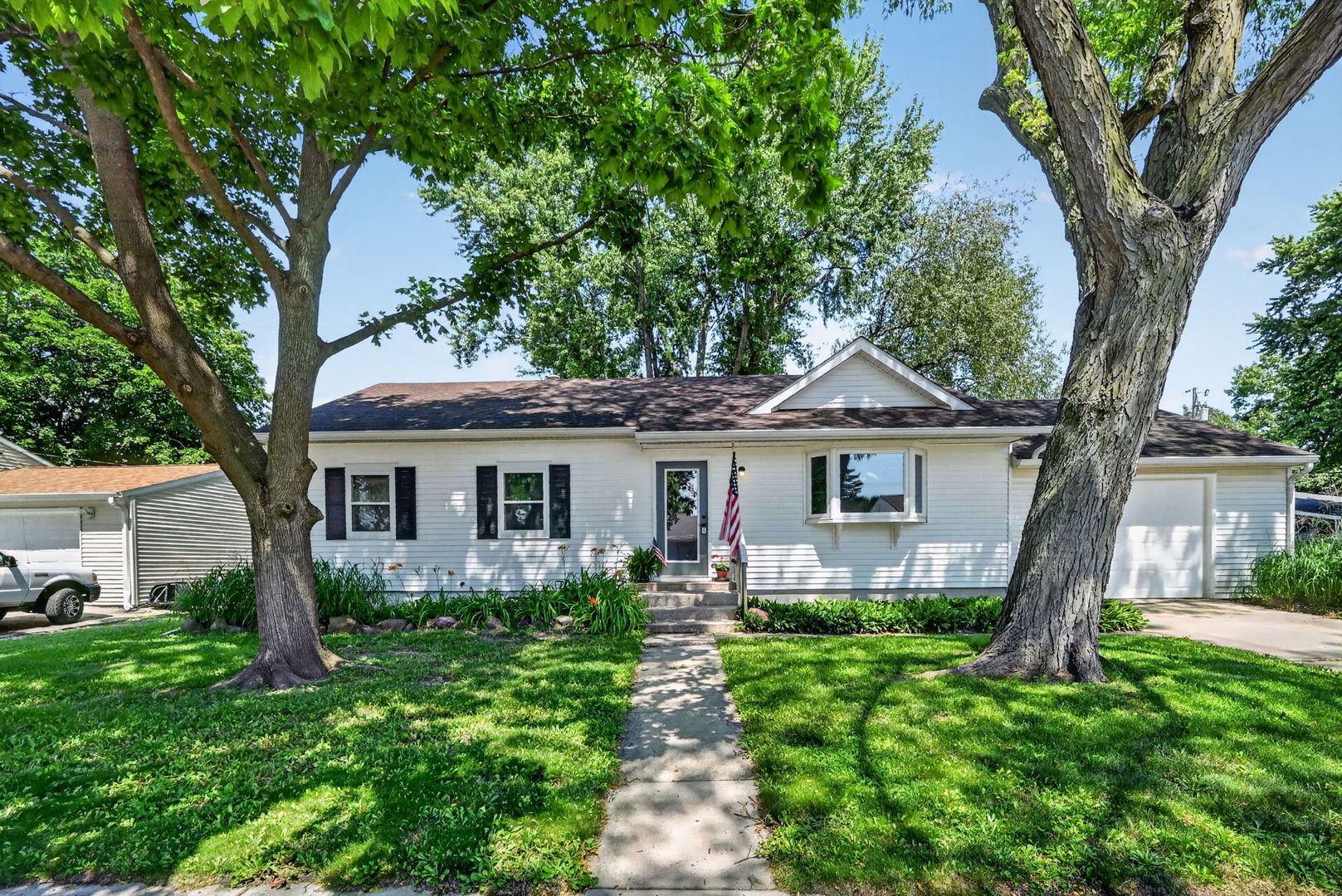 201 Irene Avenue Rochelle, IL 61068 - Photo 4 of 24