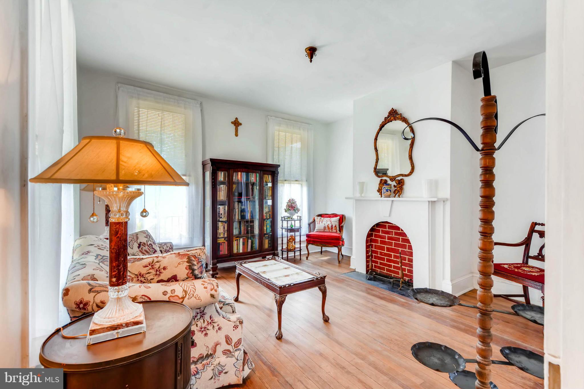 3725 Old York Road Baltimore, MD 21218 - Photo 1 of 30 Living Room