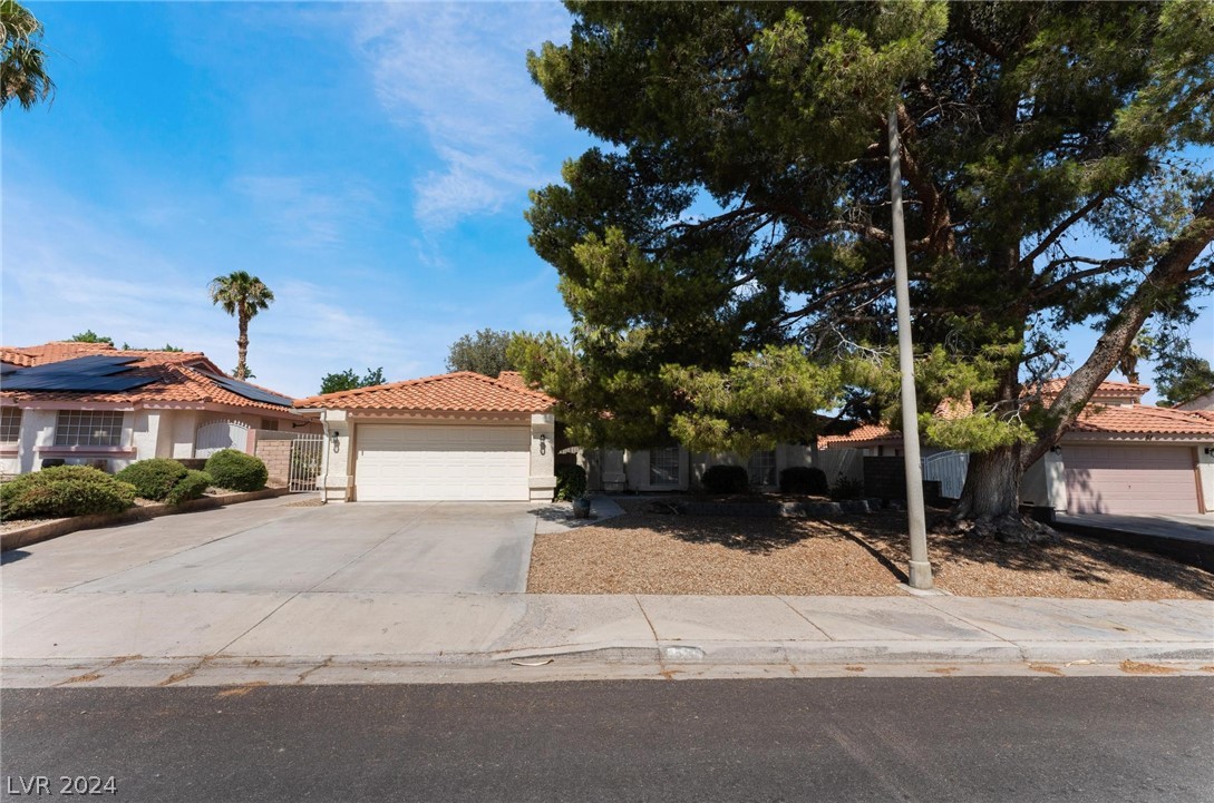 59 Reyburn Drive Henderson, NV 89074 - Photo 3 of 40 Gallery Image 3