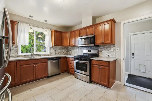 $474,900 | 4850 11th Avenue, Sacramento, CA 95820