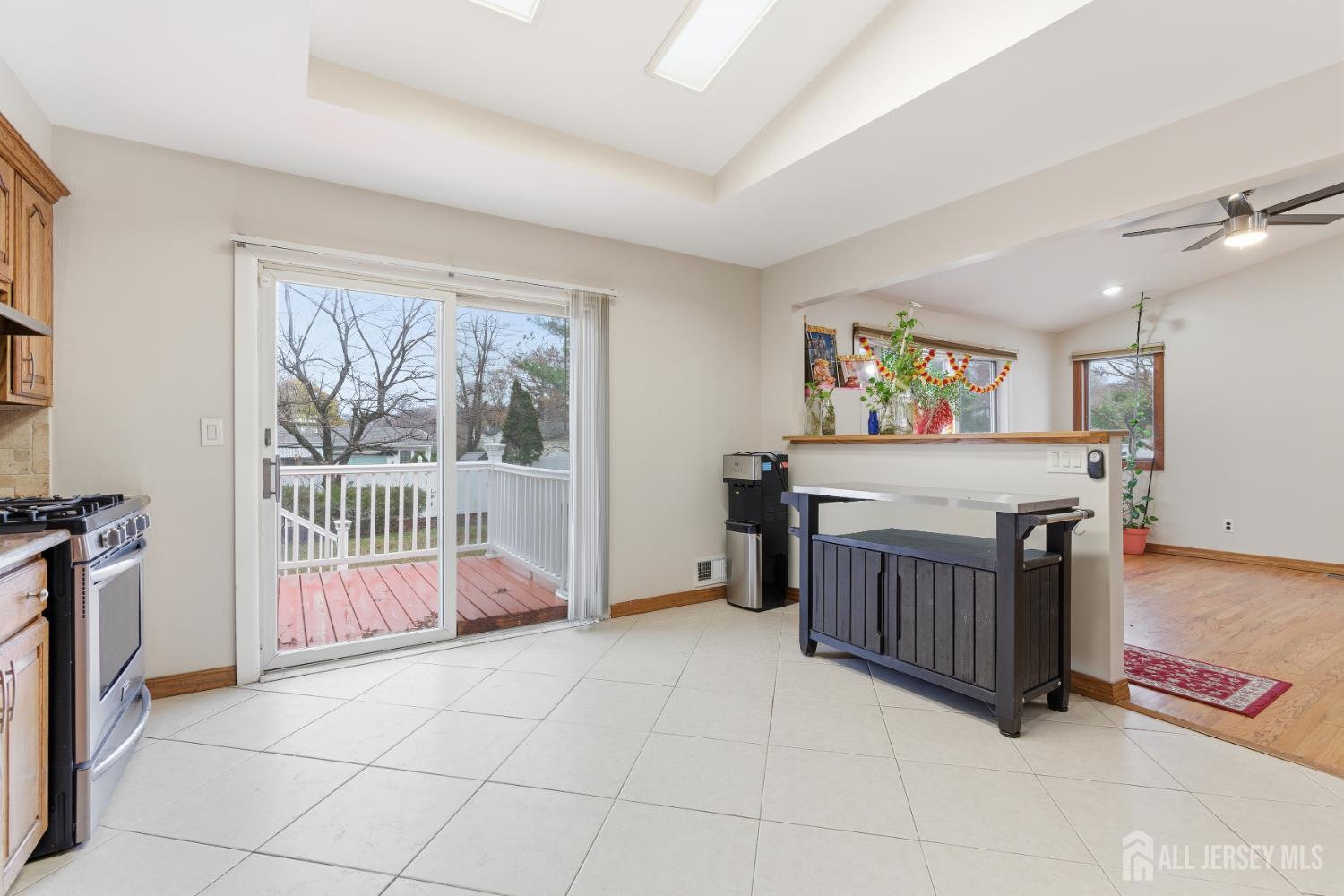 16 Hallo Street Edison, NJ 08837 - Photo 12 of 37