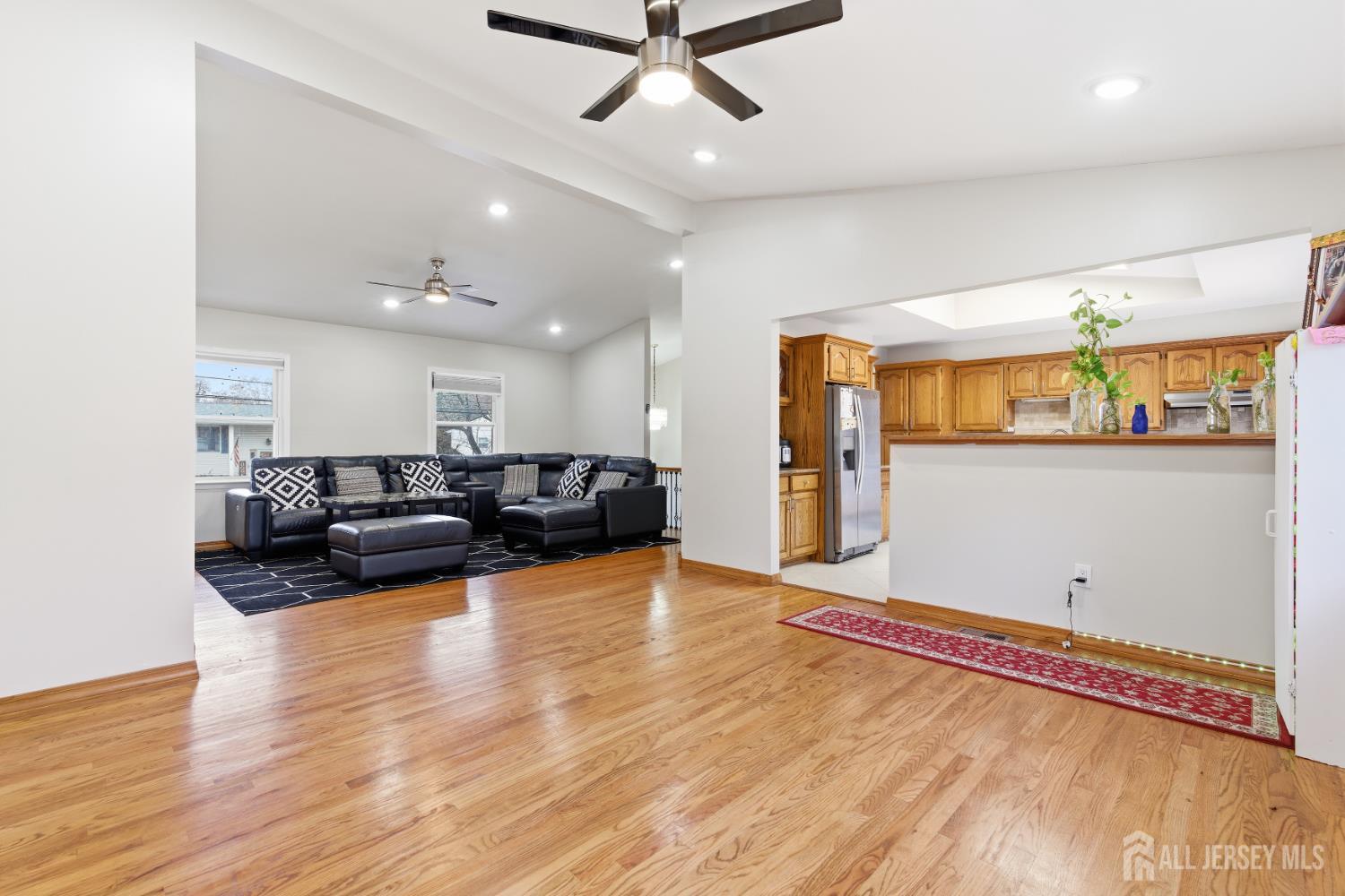 16 Hallo Street Edison, NJ 08837 - Photo 14 of 37