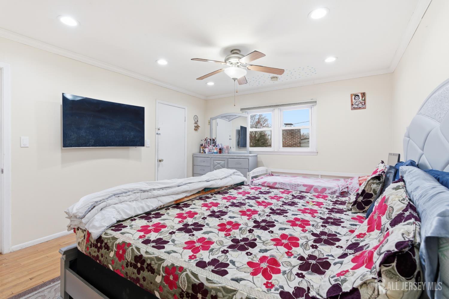 16 Hallo Street Edison, NJ 08837 - Photo 17 of 37