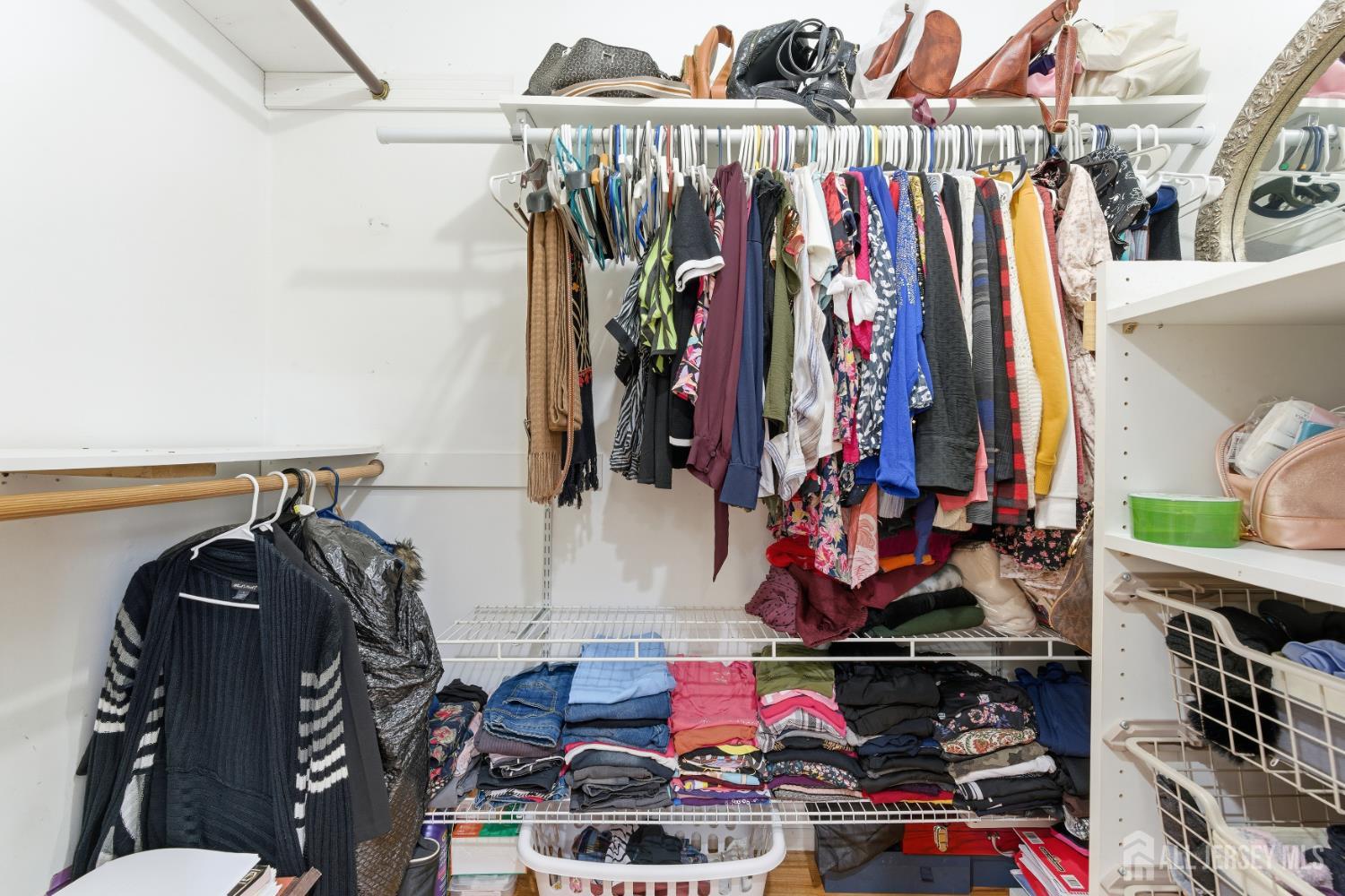 16 Hallo Street Edison, NJ 08837 - Photo 19 of 37