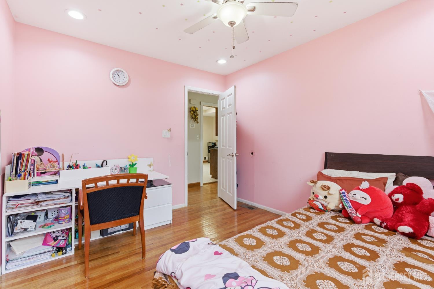 16 Hallo Street Edison, NJ 08837 - Photo 23 of 37